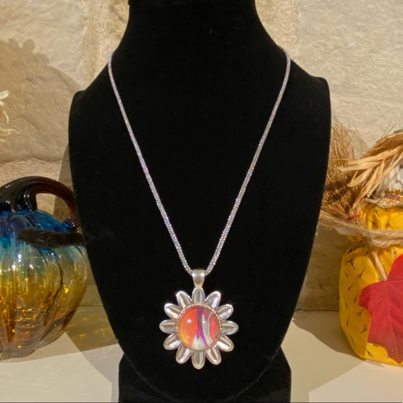 Jewelry - NWOT Abstract fluid pour wearable art sunflower pendant reversible necklace